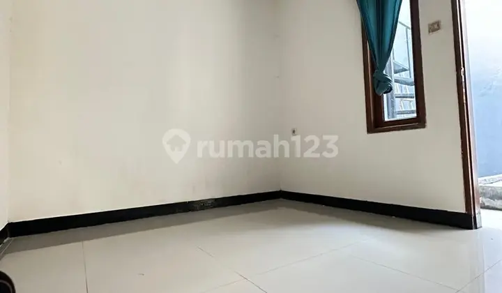 foto lainnya dijual rumah 1,5 lantai di