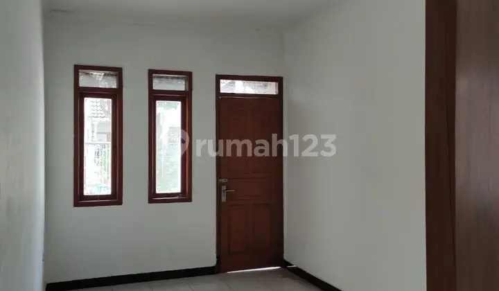 foto lainnya dijual rumah di taman kopo