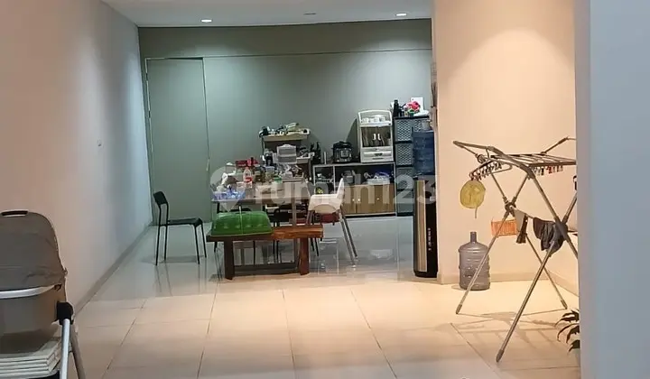 ruang makan dijual rumah 2 lantai siap