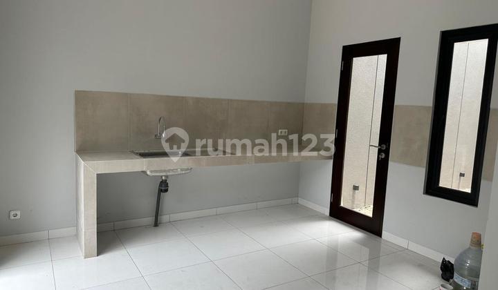 dapur rumah baru di pusat kota