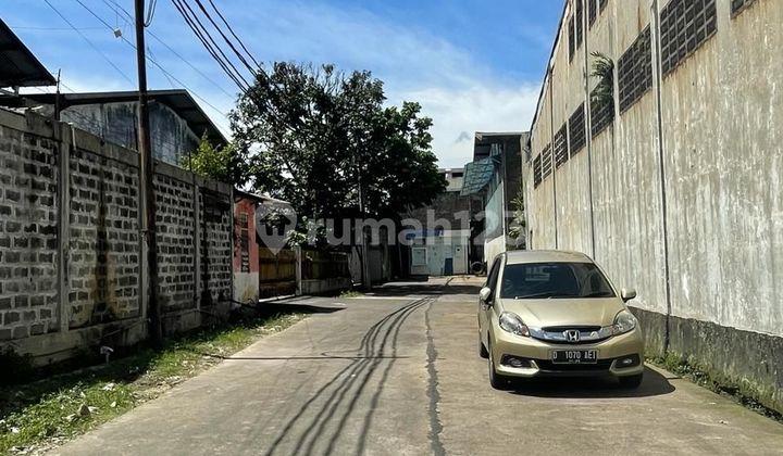 tampak depan gudang hitung tanah di pergudangan