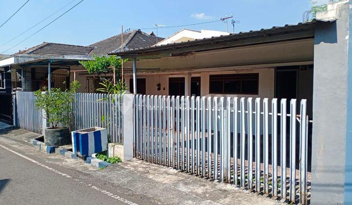 tampak depan rumah di tata surya sudah