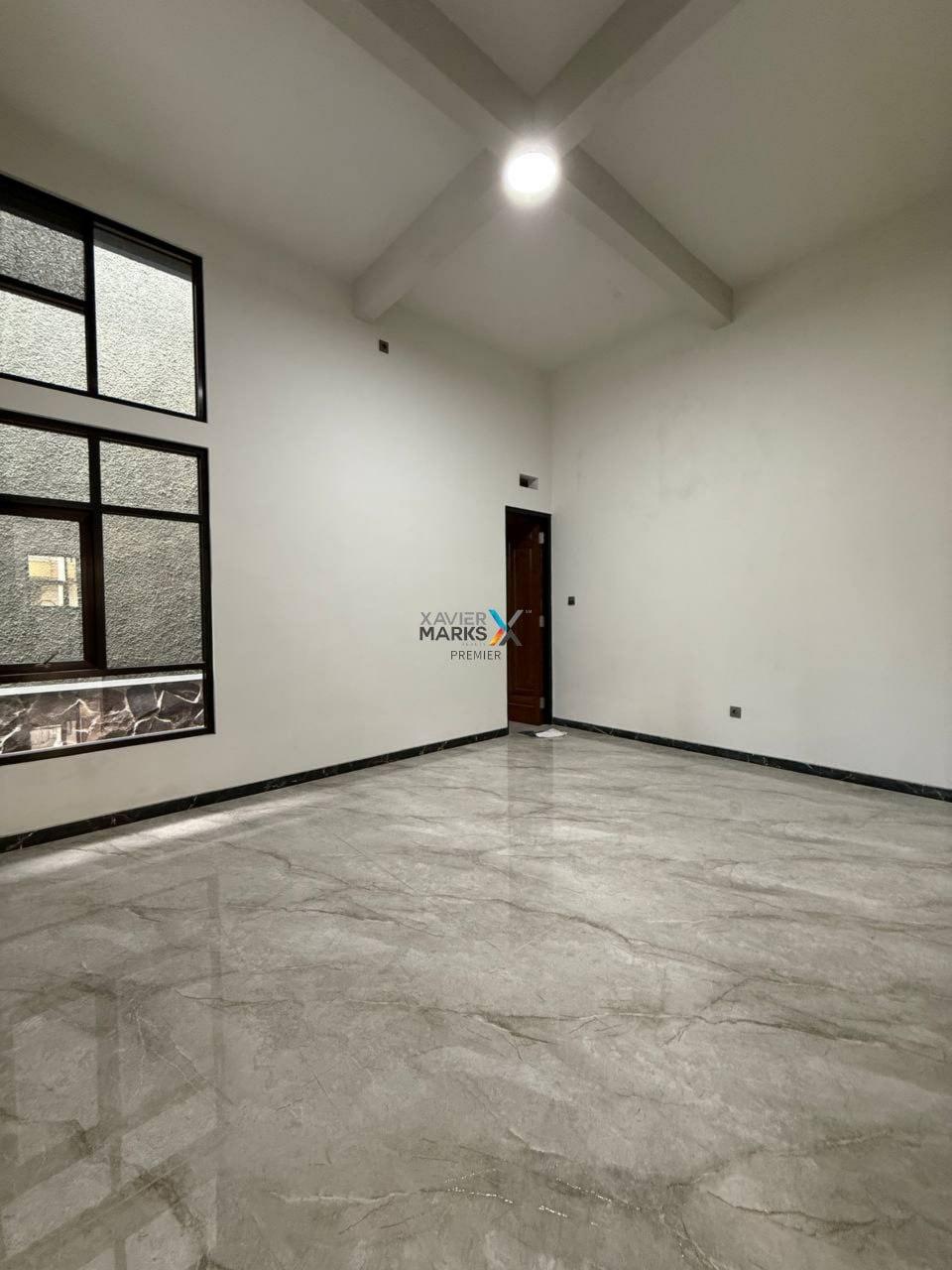 kamar tidur rumah modern kondisi baru gress