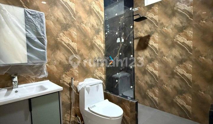 kamar mandi rumah modern kondisi baru gress