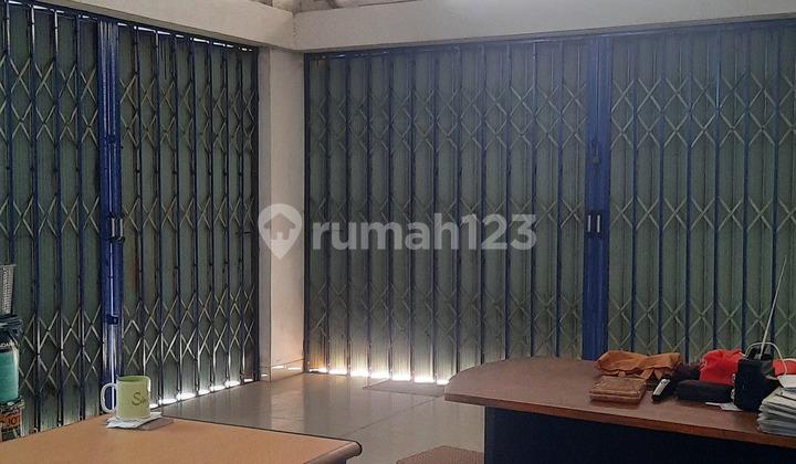 ruang tamu ruko bagus cocok untuk kantor,