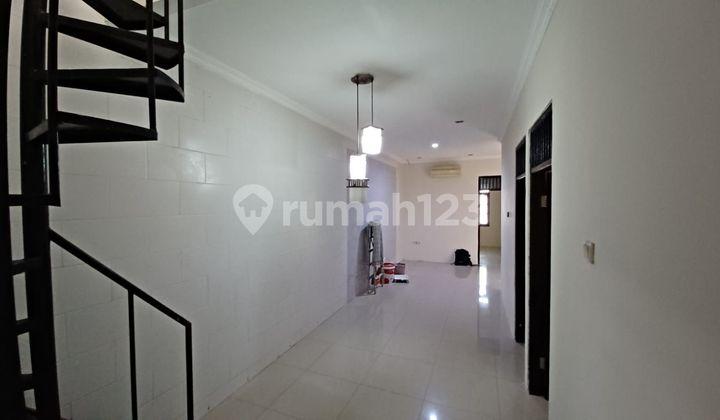 ruang tamu rumah lt 118 strategis 13