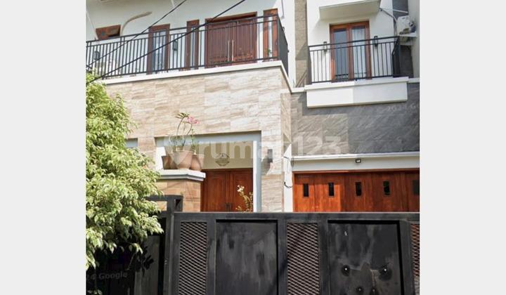 tampak depan dijual rumah di komplek peruri