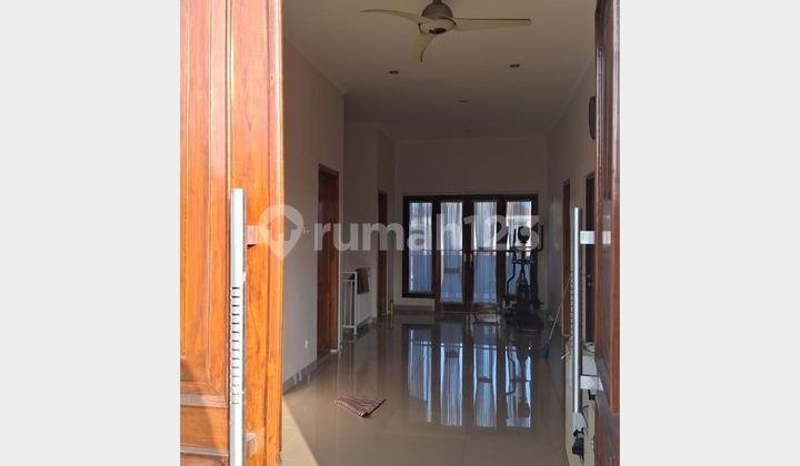 ruang tamu dijual rumah di komplek peruri