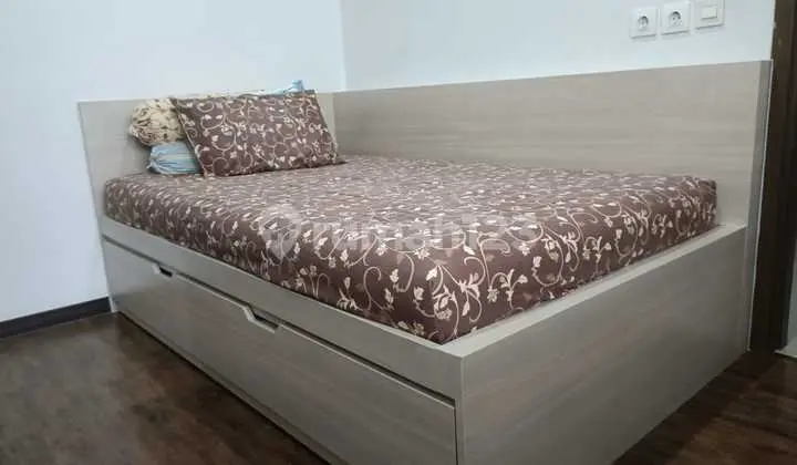 kamar tidur rumah full furnish dekat kawasan