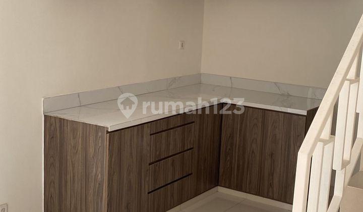 dapur dijual rumah 2 lantai taman