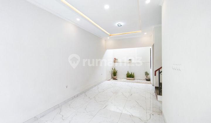 foto lainnya rumah modern 2 carport 15