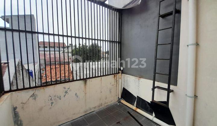 foto lainnya rumah strategis 2 lt 7