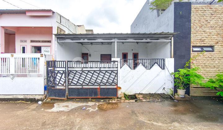 tampak depan rumah minimalis dekat cengkareng 11