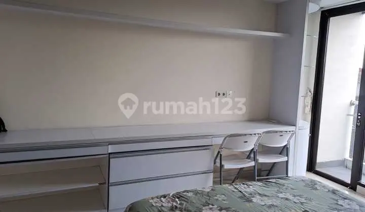 ruang tamu apartemen beverly type studio dago