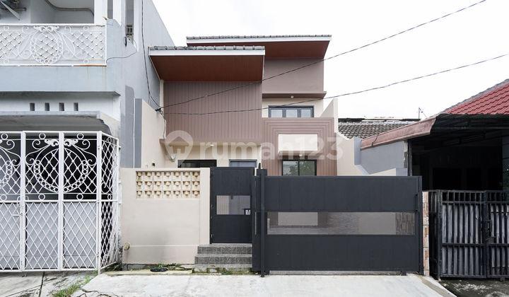 tampak depan rumah 2 lantai di bekasi