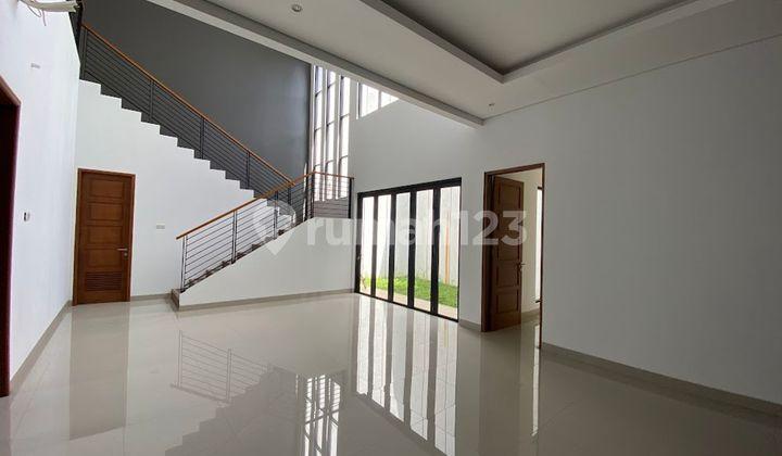 ruang tamu rumah 10 menit ke trans