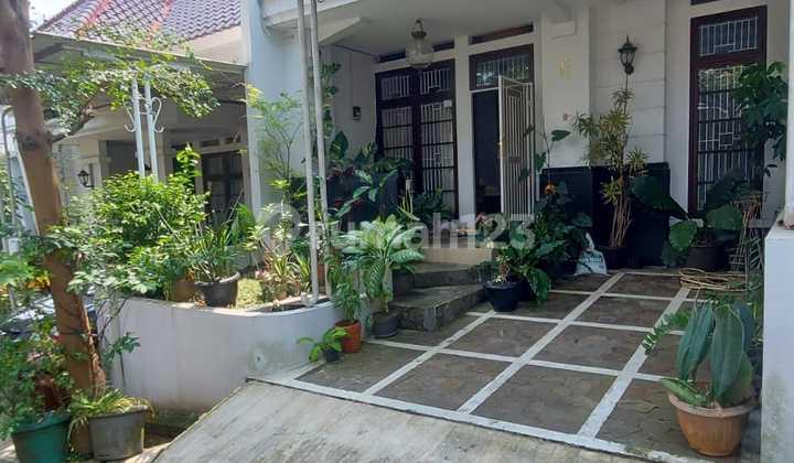 garasi/carport rumah di grand cimandala residence