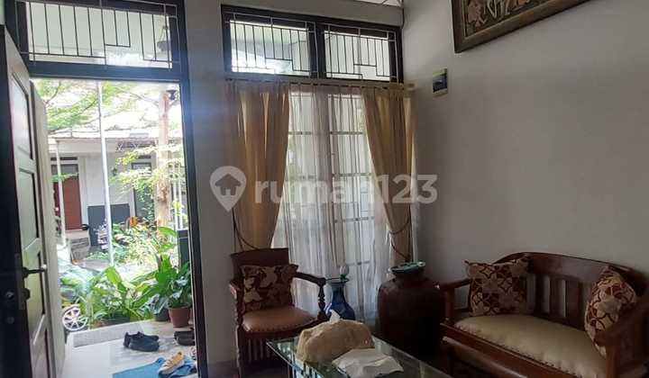 ruang tamu rumah di grand cimandala residence