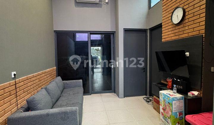 ruang keluarga dijual cepat rumah furnished di