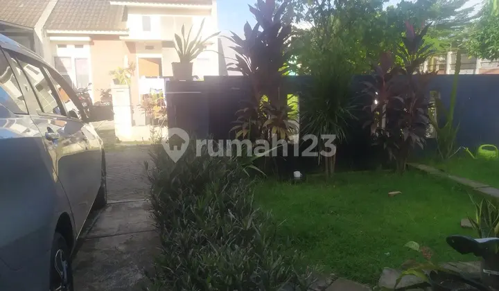 garasi/carport jual rumah di cluster royal