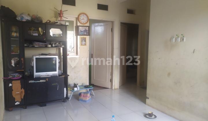 ruang keluarga jual rumah di cluster royal