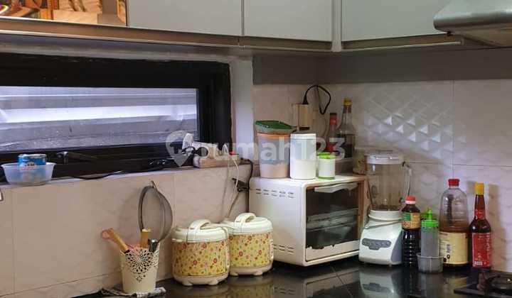 dapur dijual rumah 2 lantai posisi