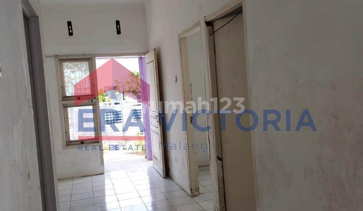 ruang tamu rumah minimalis di malang anggun