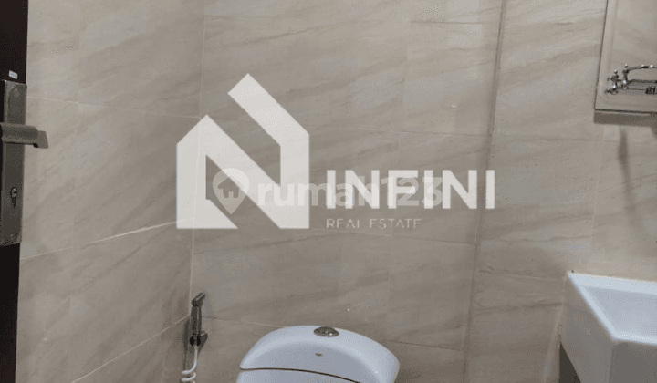 kamar mandi apartment type studio nyaman siap