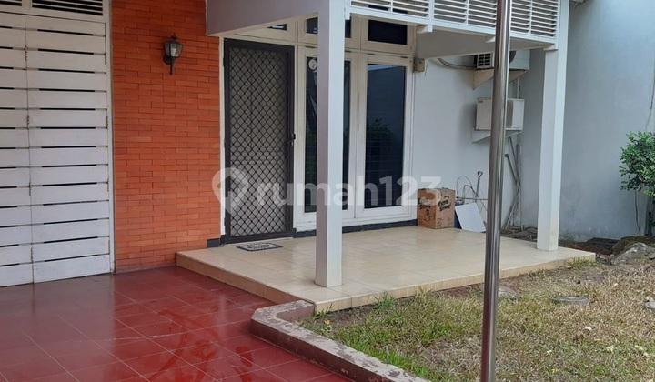 garasi/carport rumah 2 lantai darmo sentosa