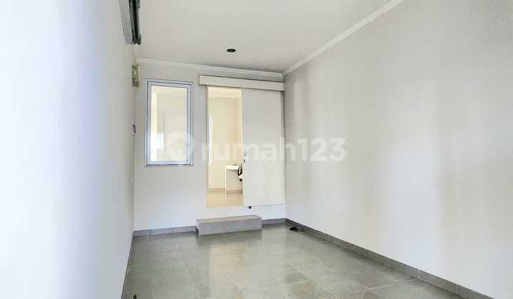 garasi/carport rumah baru whitsand greenwich bsd