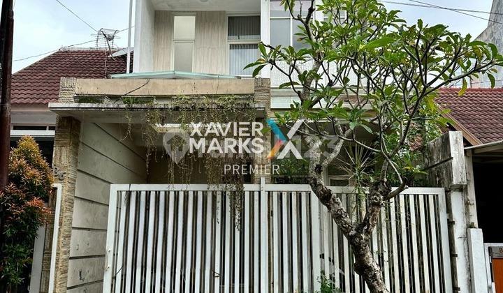 tampak depan dijual rumah minimalis cantik 2lt