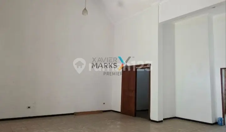 ruang keluarga dijual rumah minimalis terawat kondisi