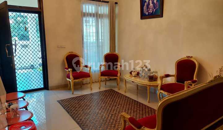 ruang tamu dijual rumah hook 1 lt