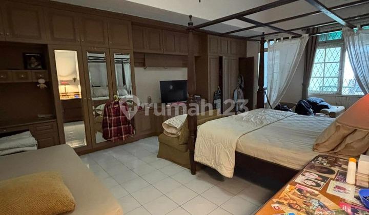 kamar tidur rumah bagus banget dalam komplek