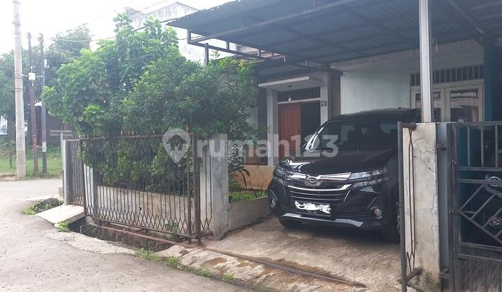 tampak depan rumah nyaman bebas banjir di