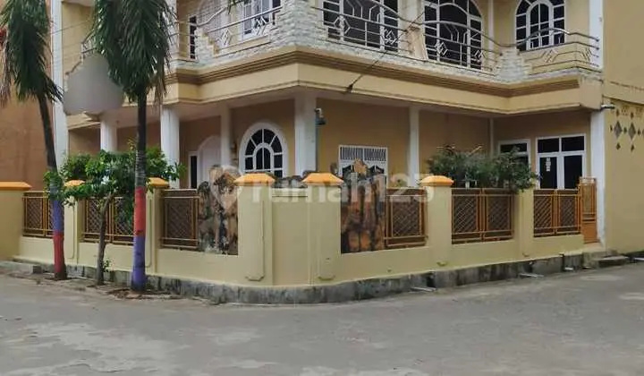 tampak depan rumah hook 2 tingkat siap