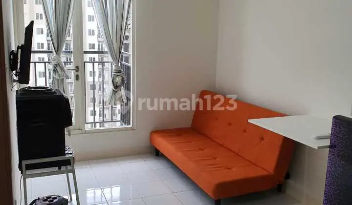 ruang tamu dijual apartemen podomoro golf view