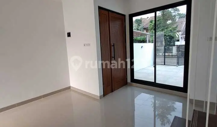 ruang tamu rumah dijual di graha cinere