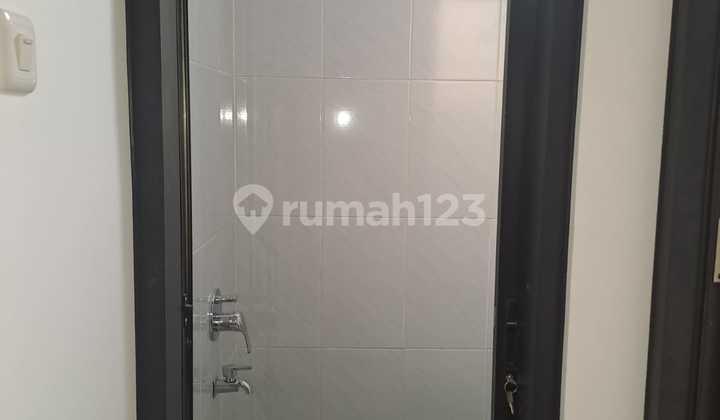 kamar mandi rumah dijual di graha cinere