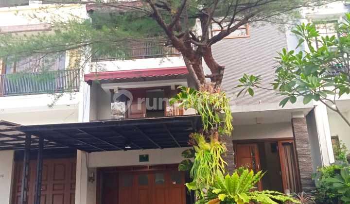 tampak depan rumah di lebak bulus, bonavista,