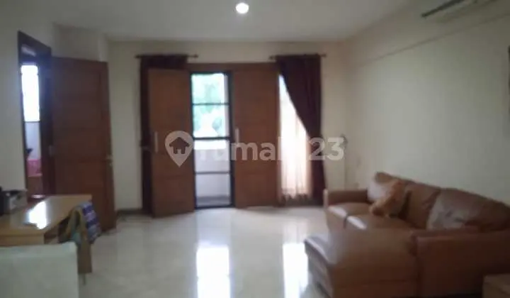 ruang tamu rumah di lebak bulus, bonavista,