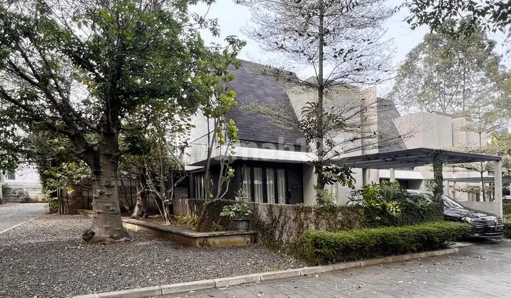 tampak depan rumah limo cinere, komp. yve