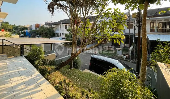 ruang tamu rumah di panorama bukit cinere,