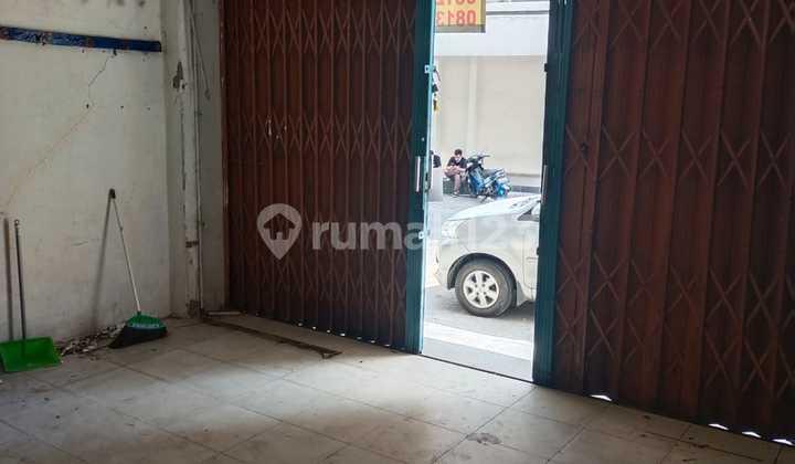 tampak depan ruko itc roxy mas jakarta