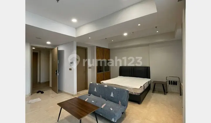 kamar tidur apartemen gold coast pik luas