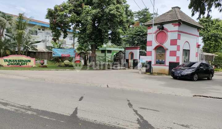 tampak depan dijual rumah hunian di perumahan