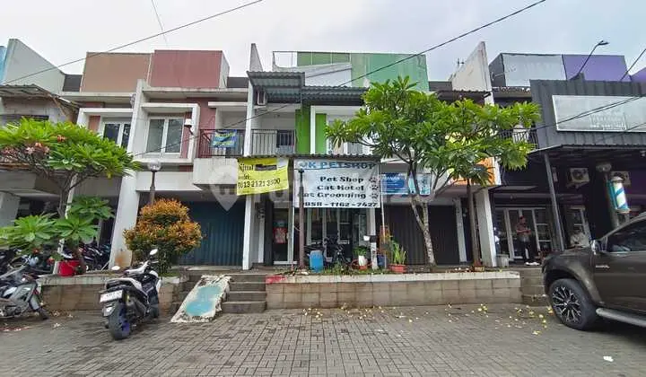 tampak depan ruko 2 lantai di perum