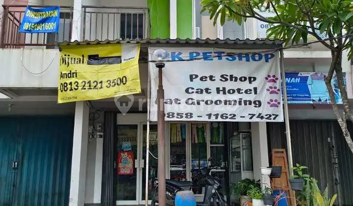 tampak depan ruko 2 lantai di perum
