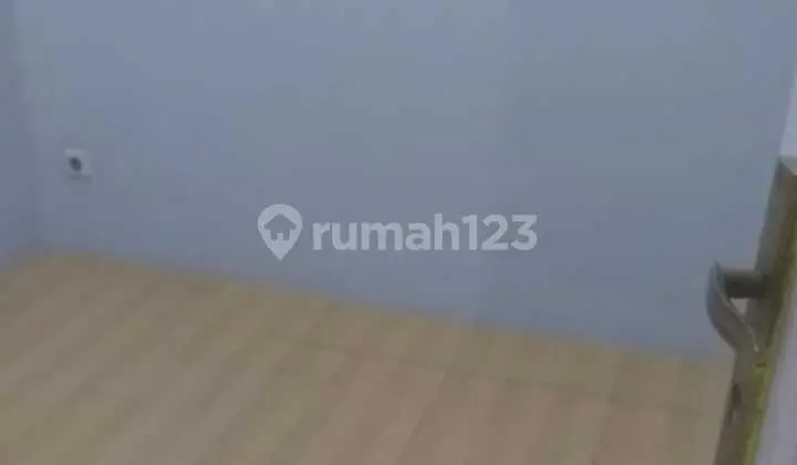 kamar tidur rumah di pandan valley kemang