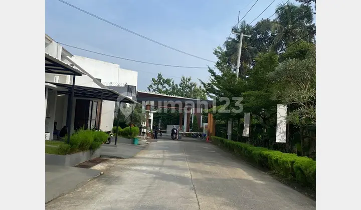 tampak depan dijual rumah siap huni, kierana